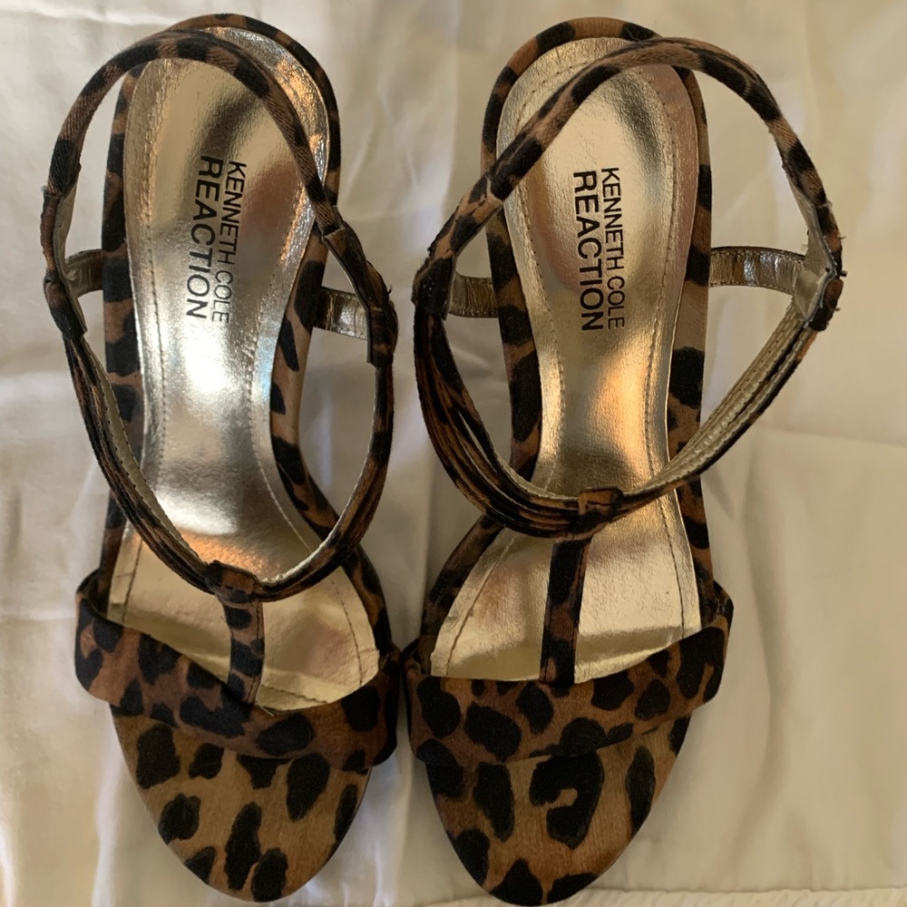 Kenneth Cole Reaction leopard print sandals - 6.5M. Worn once- great condition.